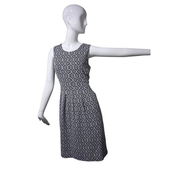 Women's size Medium Geometric Casual Pleated Church Normcore Sleeveless Dress - Picture 9 of 11